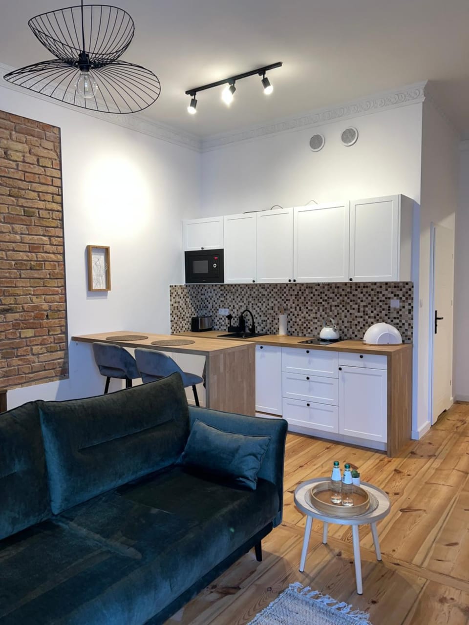 Kitchen or kitchenette, Dining area, minibar, stove