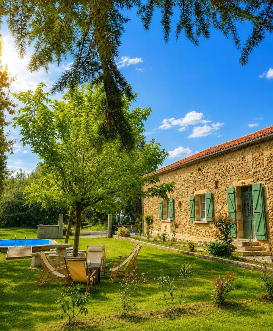 Property building, Garden, Pool view, Swimming pool, sunbed