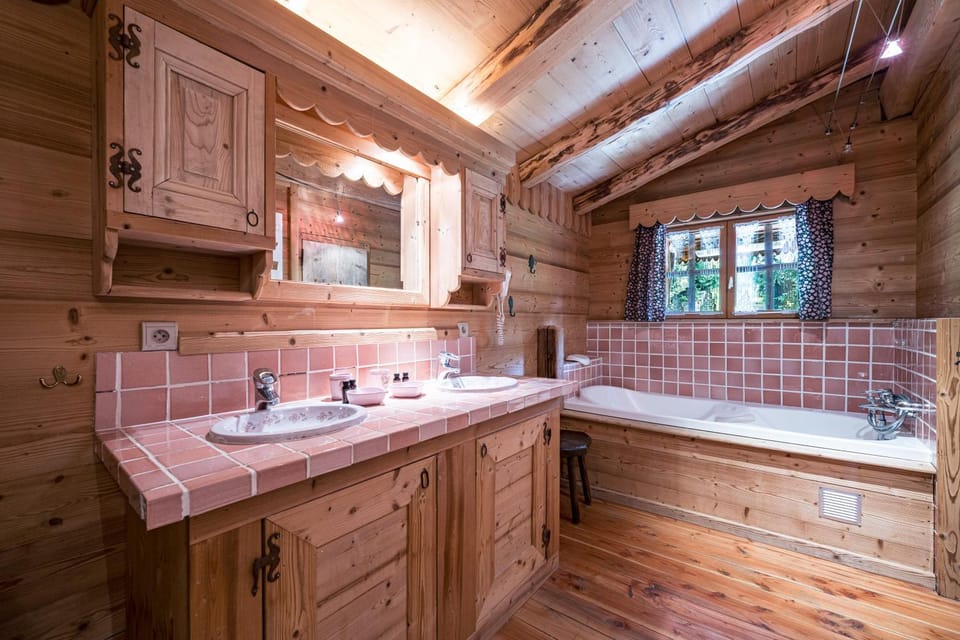 Bathroom, Living room