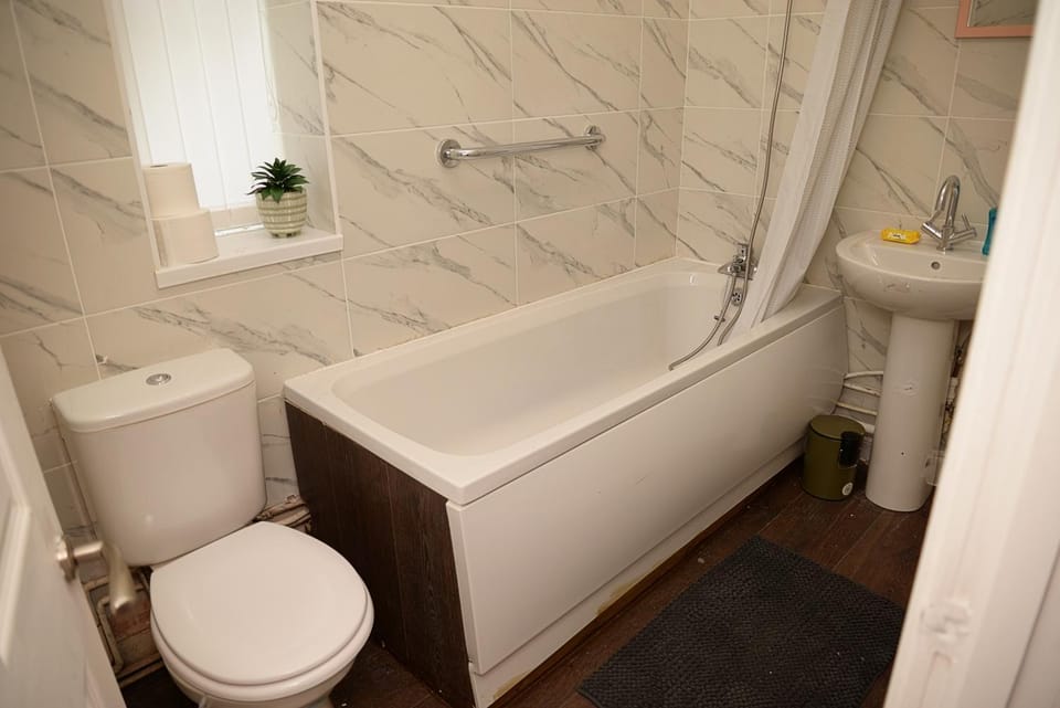 Toilet, Bathroom, Bath