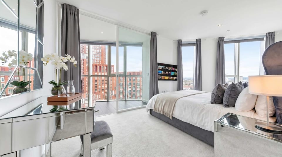 Bed, TV and multimedia, View (from property/room), Balcony/Terrace, Bedroom
