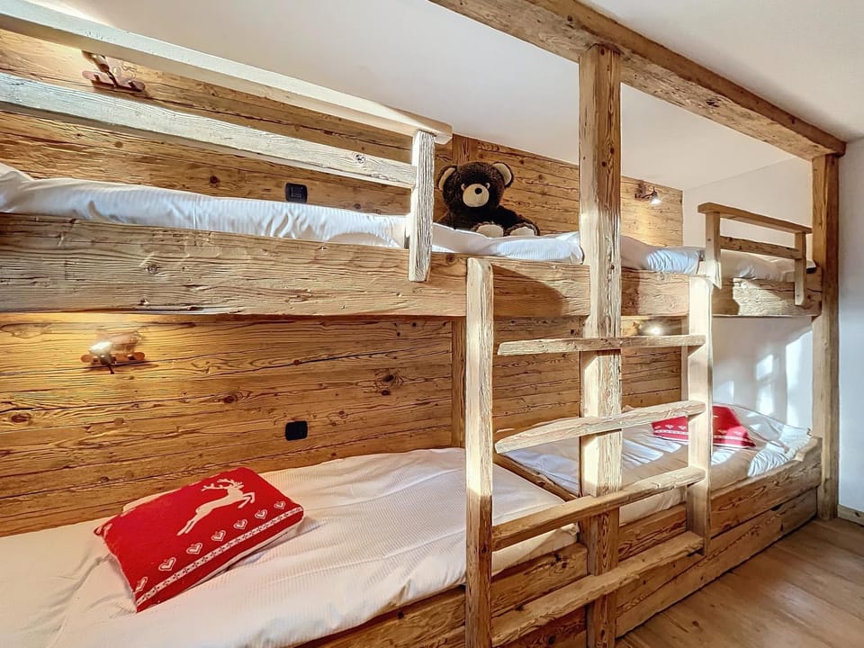 Bed, Bedroom, bunk bed