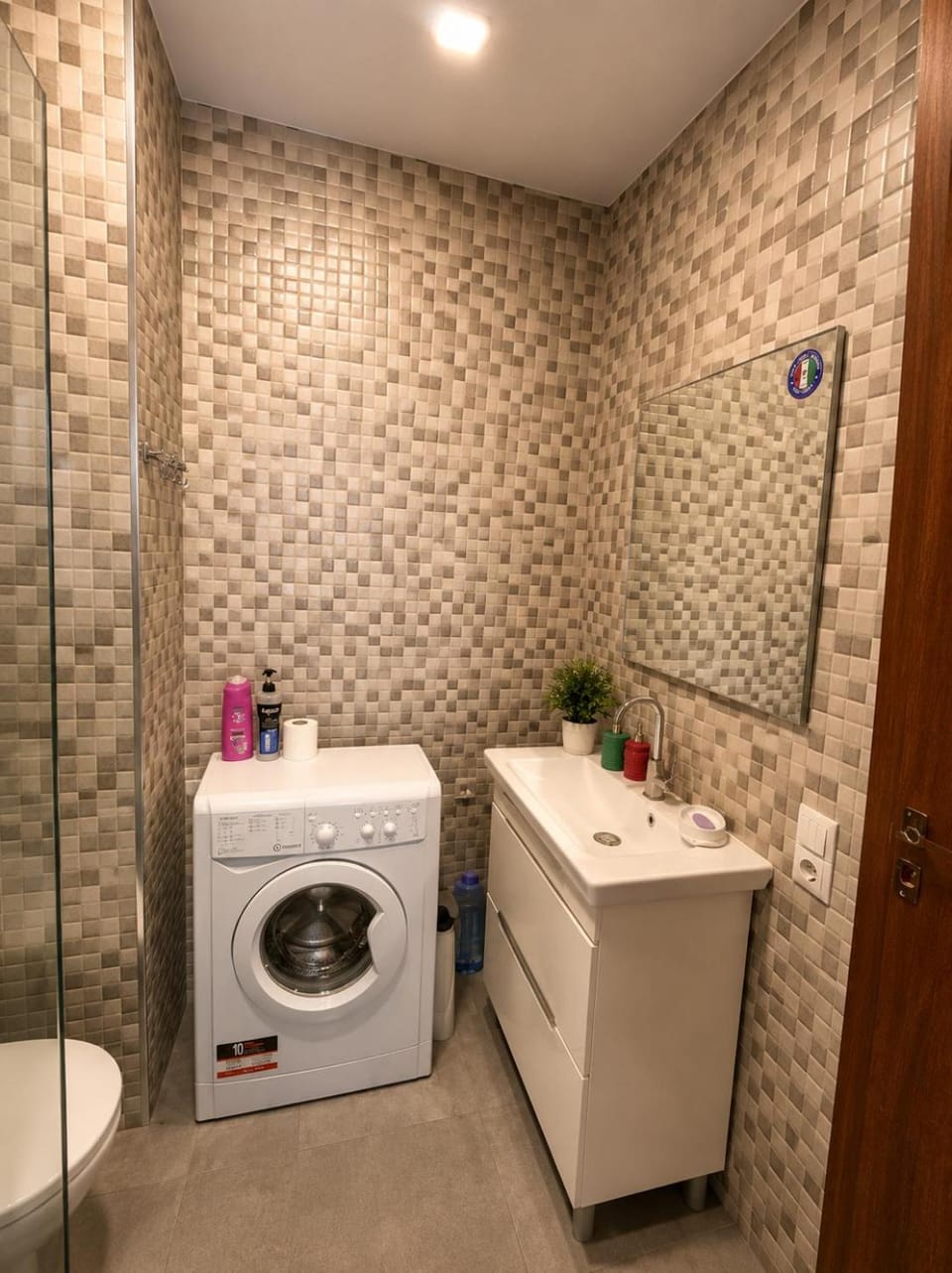 Toilet, Bathroom, washing machine