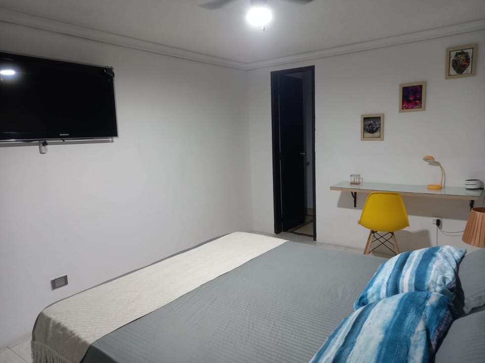 apartamento 3 habitaciones cerca al parque del poblado Apartment in Medellin