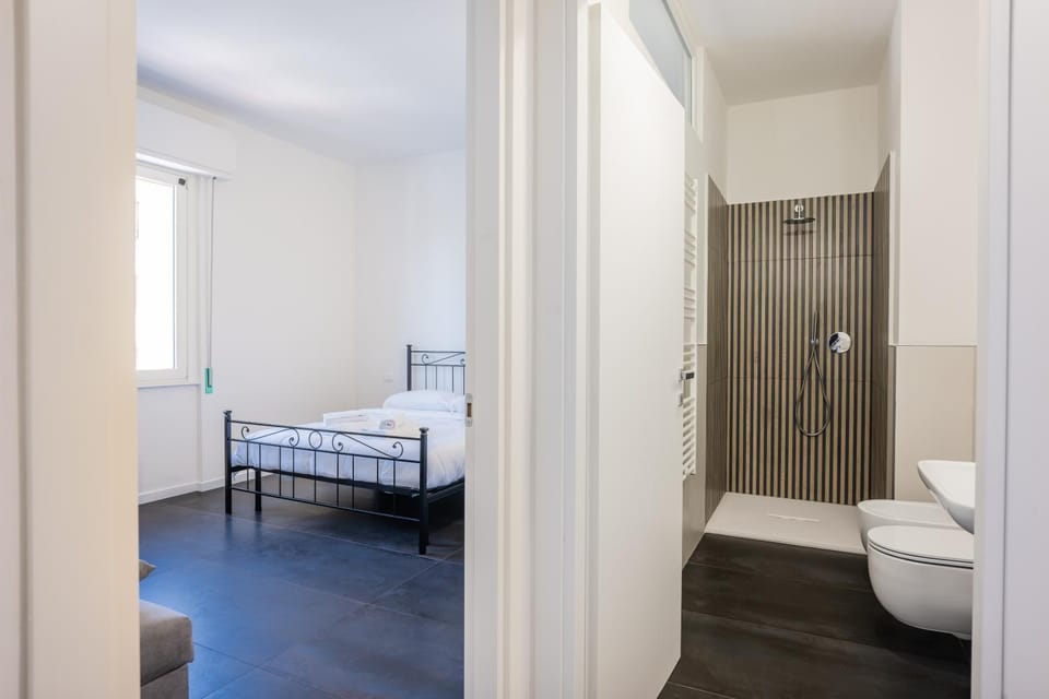 Bathroom, Photo of the whole room, Bedroom