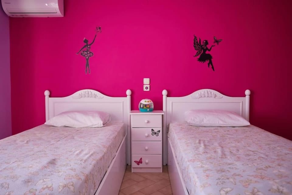 Luxury 3 Bedroom Apartment with Garden Villa in Decentralized Administration of the Aegean