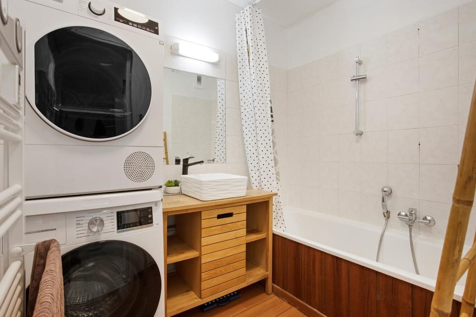 Bathroom, Living room
