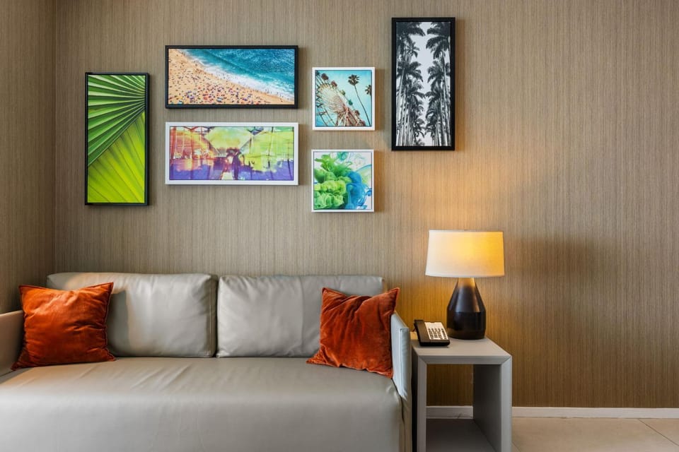 Living room, Decorative detail, Seating area