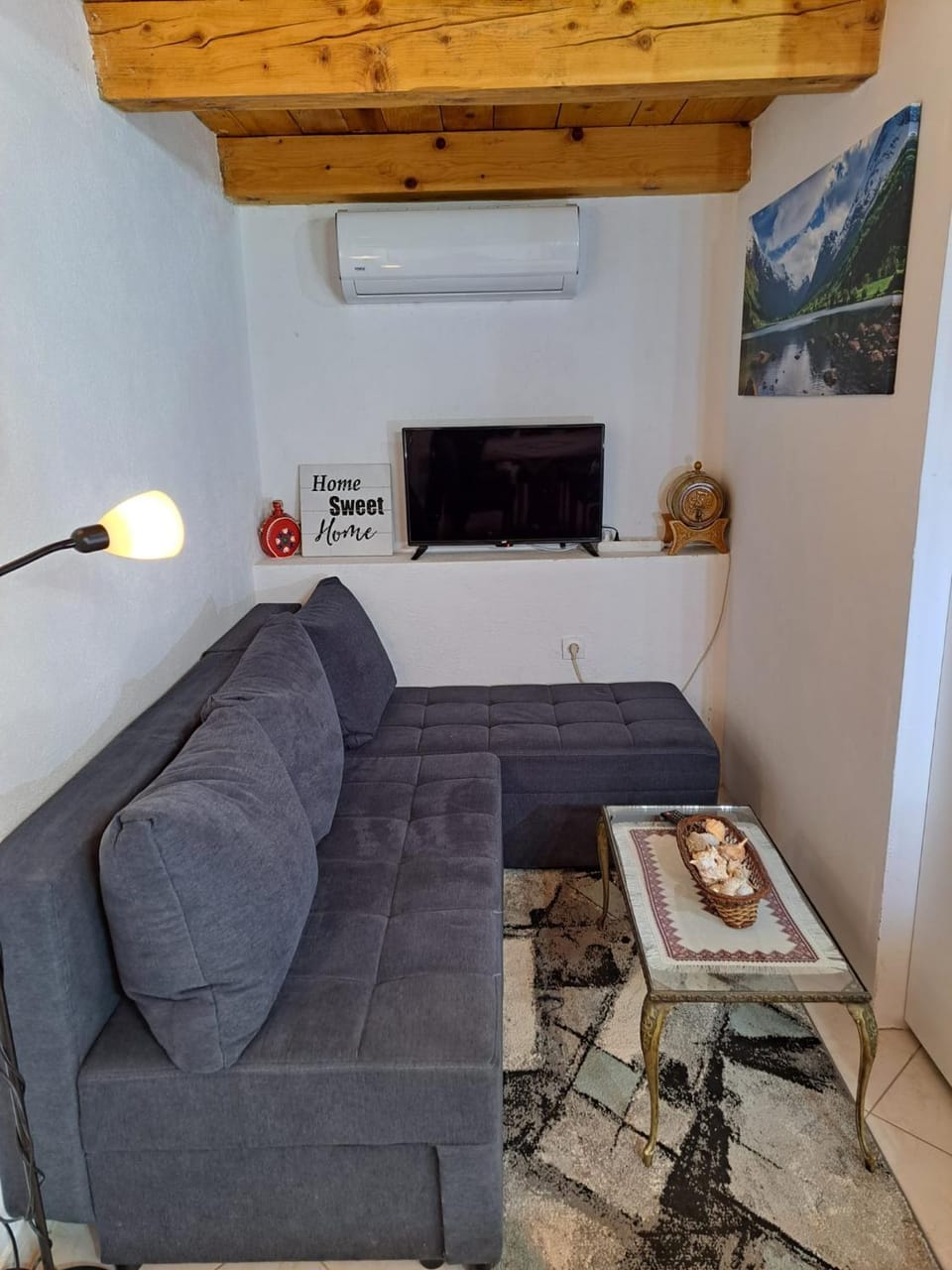 TV and multimedia, Living room, air conditioner