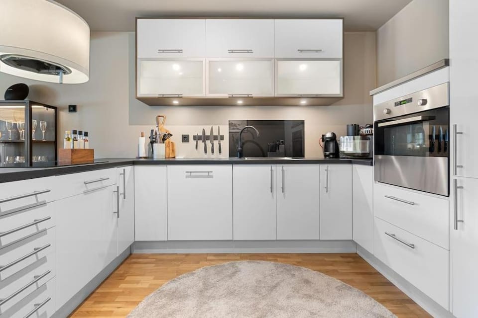 Kitchen or kitchenette, dishwasher, pet friendly, stove, toaster