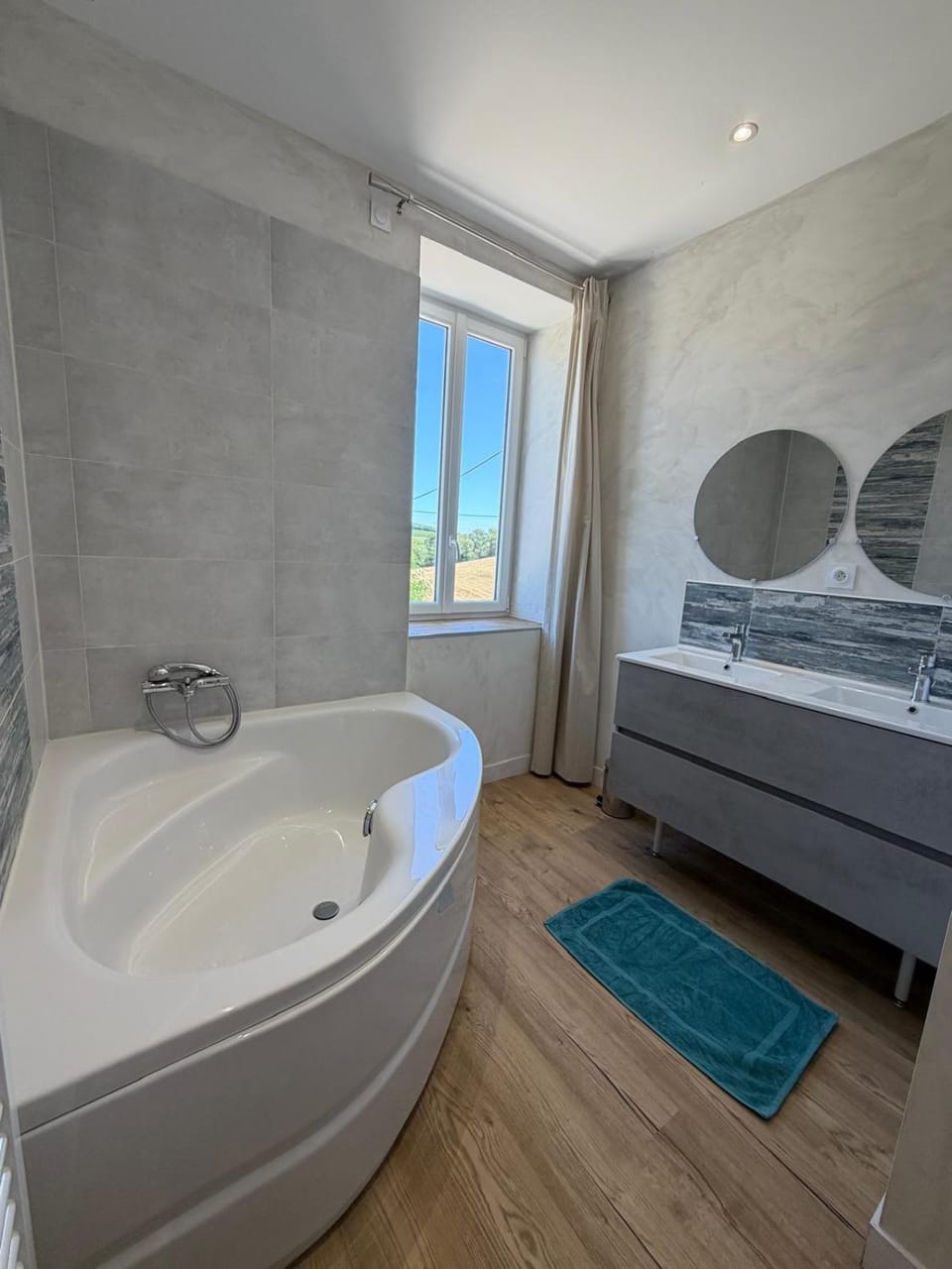 Bathroom, Bath