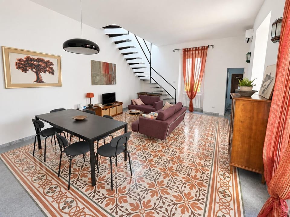 Communal lounge/ TV room, TV and multimedia, Living room, Seating area