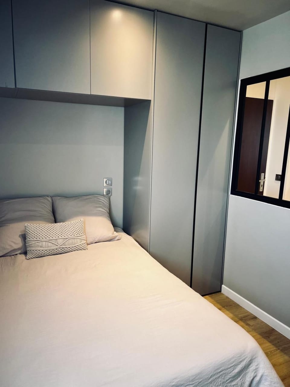 Bed, Photo of the whole room, Bedroom, wardrobe
