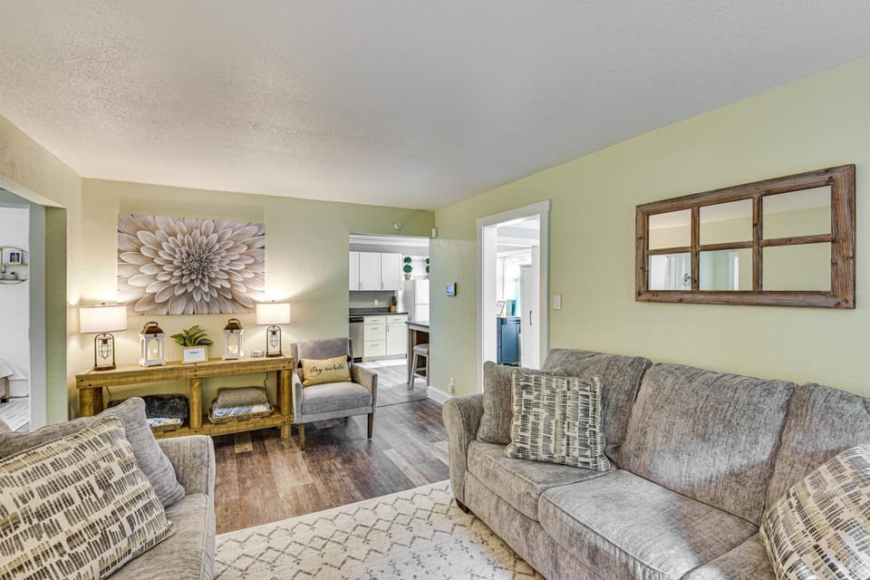 Less Than 1 Mi to Notre Dame Family-Friendly Home! House in Granger