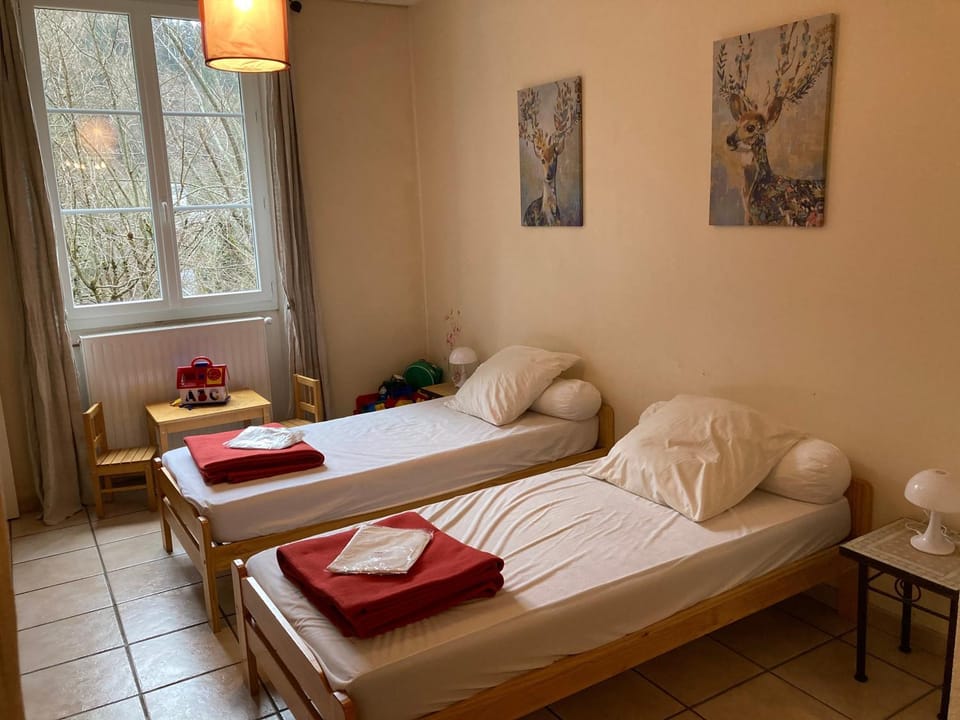 Property building, Living room, Bedroom