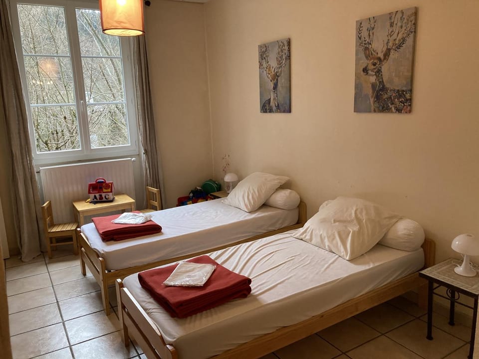 Property building, Living room, Bedroom