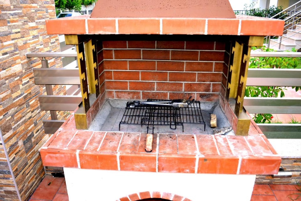 Patio, BBQ facilities