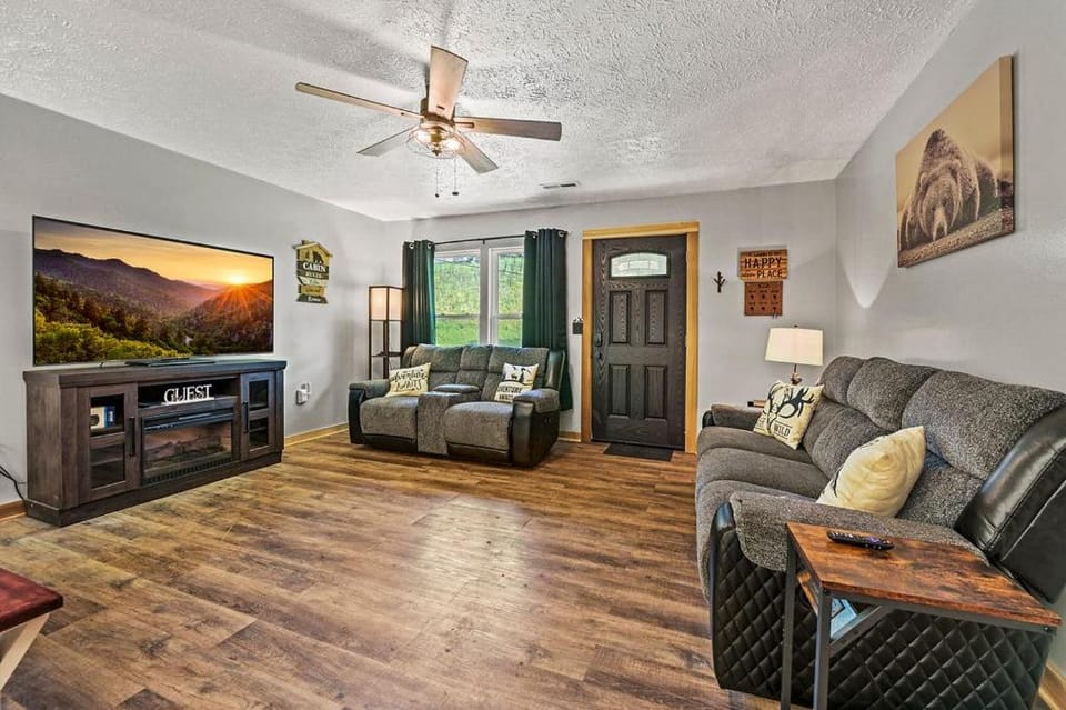 Imperial Hideaway Chalet in Sevier County