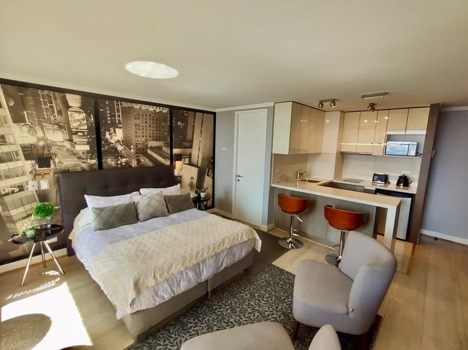 Bed, TV and multimedia, Bedroom