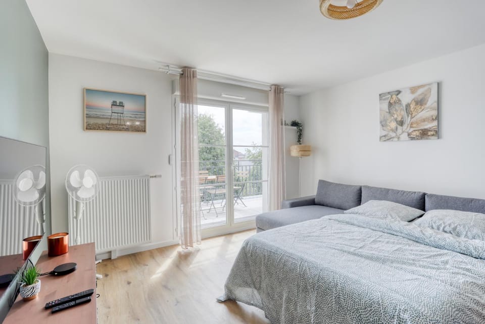 Bed, Balcony/Terrace, Living room