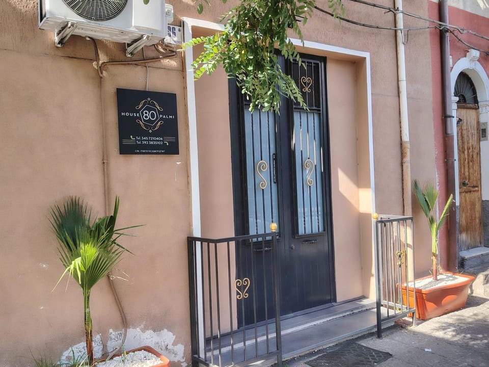 House 80palmi House in Catania