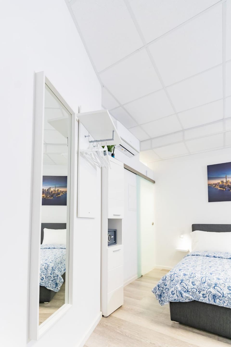 Bed, air conditioner