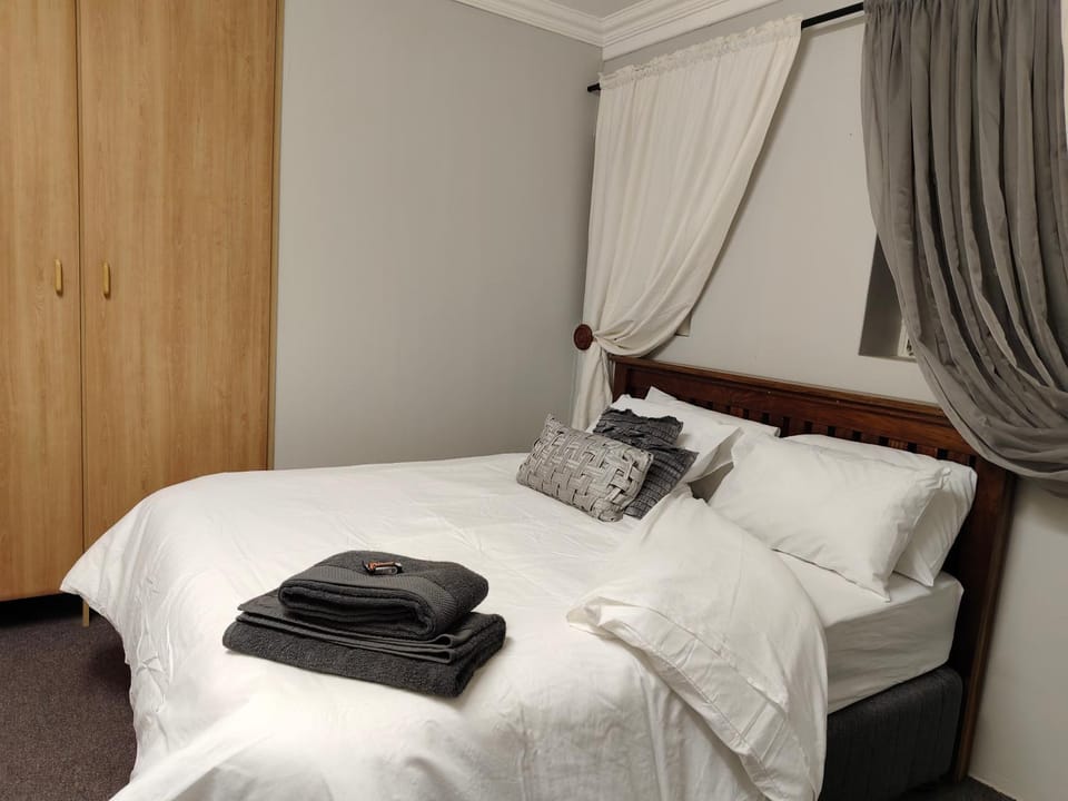 Bed, Bedroom, towels, wardrobe