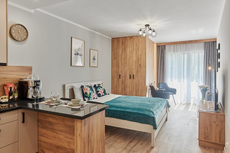 Bed, Kitchen or kitchenette, Photo of the whole room, Bedroom