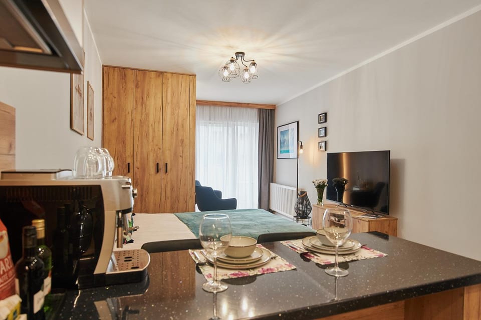 Bed, Kitchen or kitchenette, Photo of the whole room, Dining area