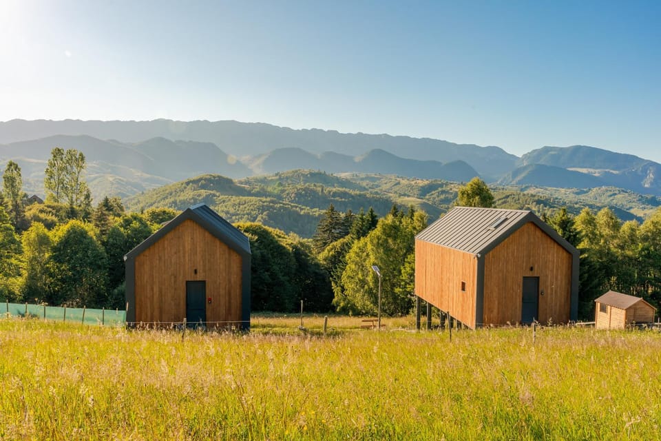 Property building, Natural landscape, Mountain view