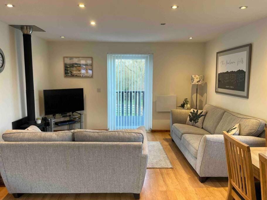 Little gem at foot of Malvern Hills House in Malvern Hills District