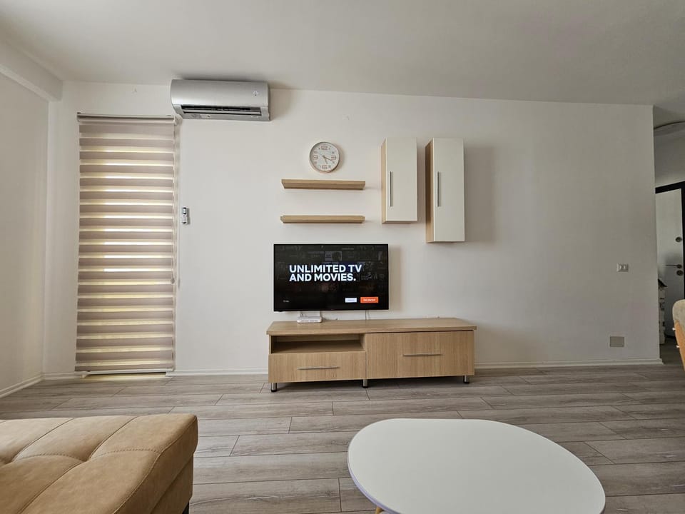 TV and multimedia, Living room, air conditioner