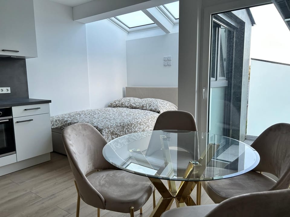 ASP Modern Apartments with Balcony & Free Parking Apartment in Vienna