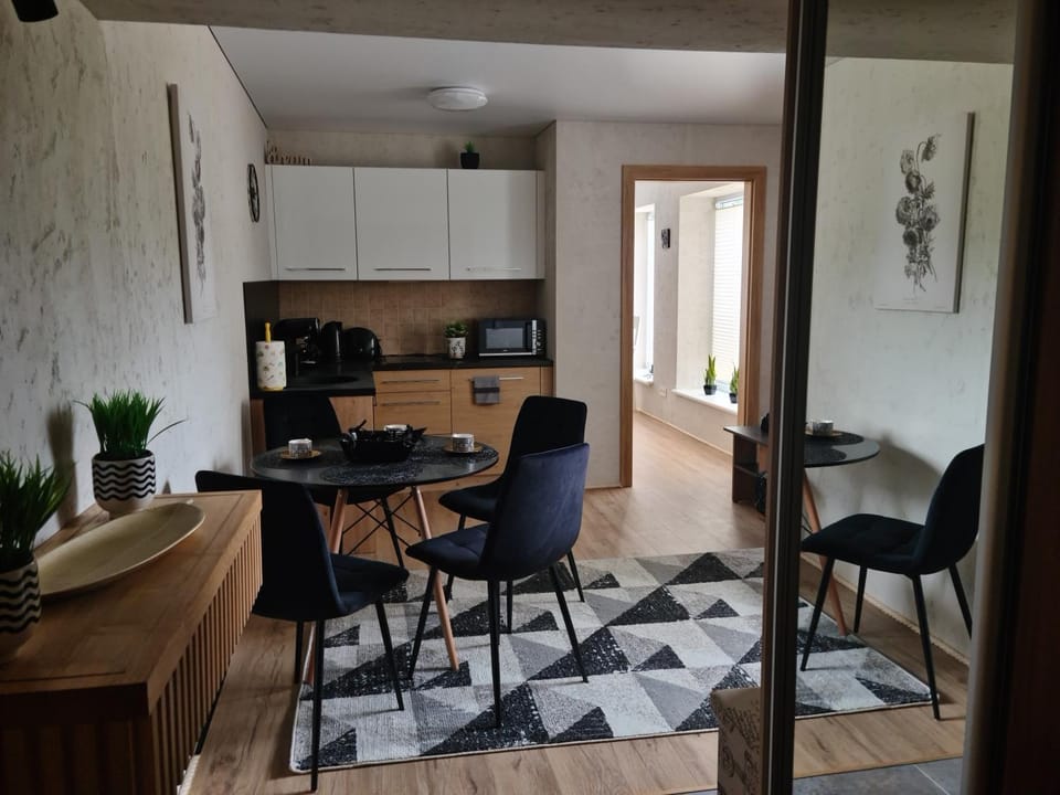 Kitchen or kitchenette, Living room, Photo of the whole room, Dining area