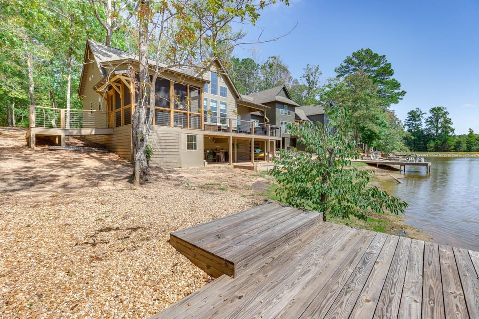 Modern Home Near Lake Martin: Fishing Pond On-Site House in Lake Martin
