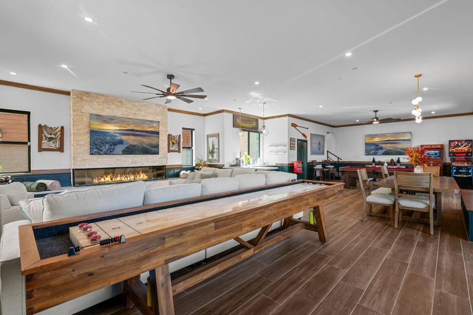 Lakeview Manor - Lakeview & Walk to Lake/Village House in Big Bear