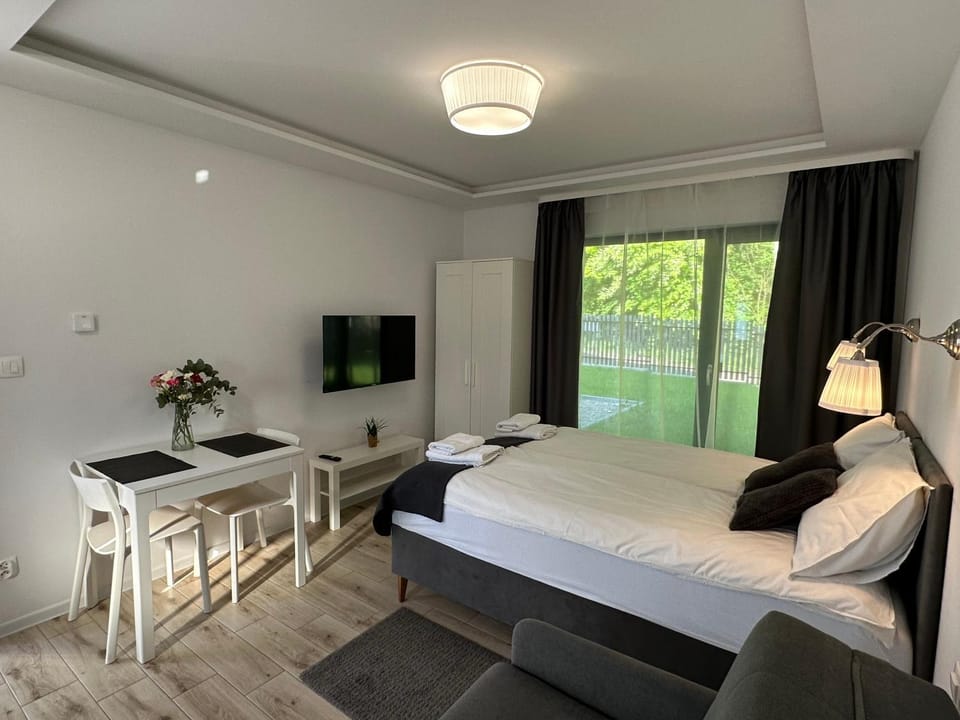 Bed, TV and multimedia, Garden view, towels, wardrobe