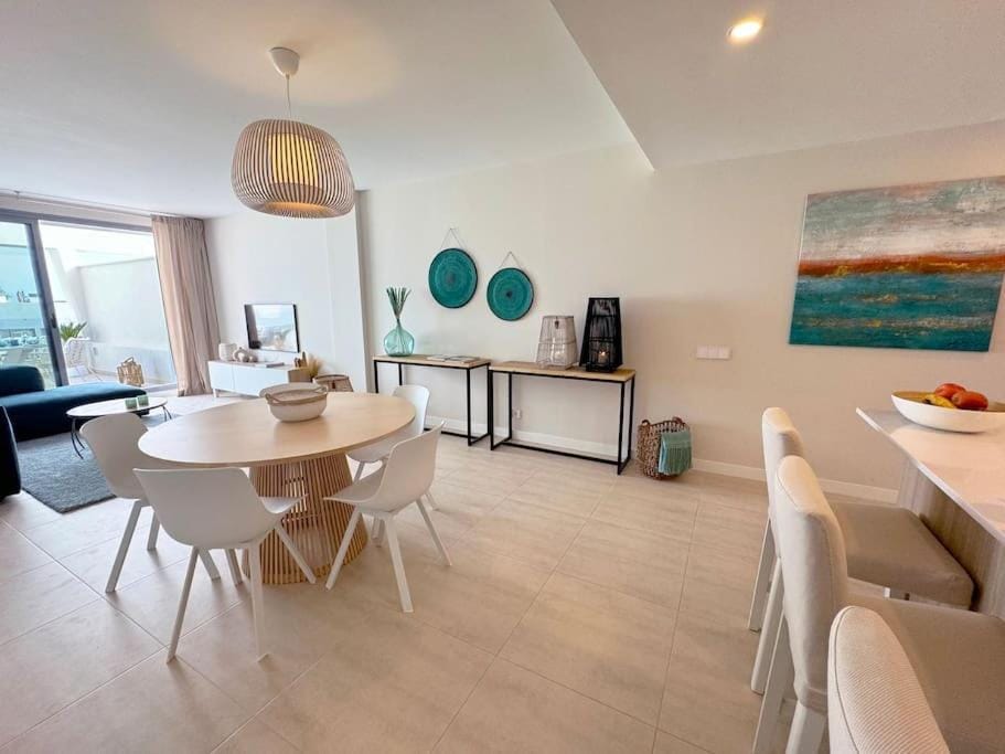 Luxurious South-facing 2 BDR Penthouse at Vanian Gardens Estepona with Seaview - Gaya Alegria I Apartment in Costa del Sol