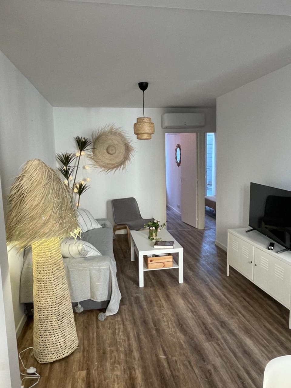 TV and multimedia, Seating area