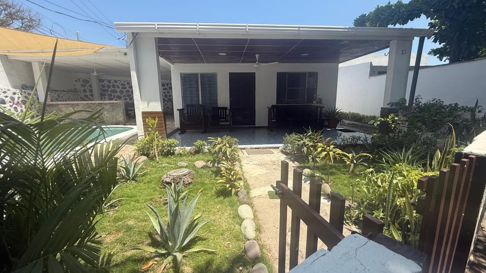 El Rinconcito de Coco Villa in La Libertad Department, El Salvador