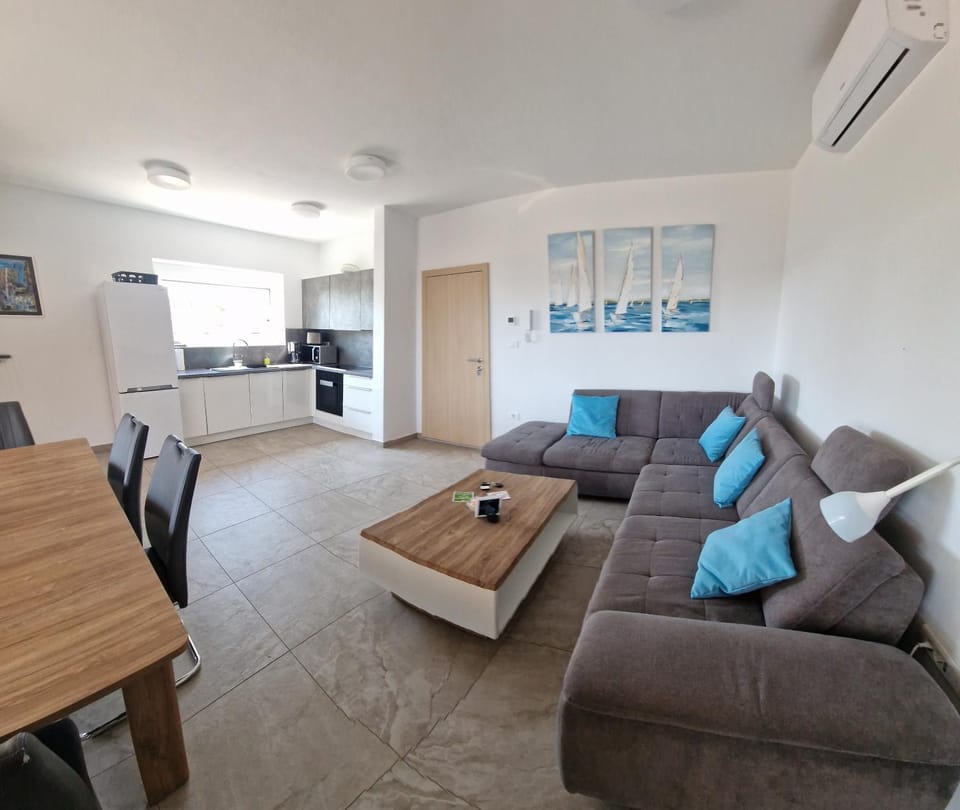 TV and multimedia, Kitchen or kitchenette, Living room, Dining area, Pool view, dishwasher, microwave, oven, toaster, air conditioner