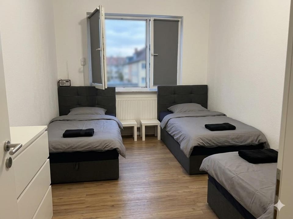 M1 Mainz 3 Betten 40qm kleine Wohnung komplett Stadtmittte Apartment in Mainz