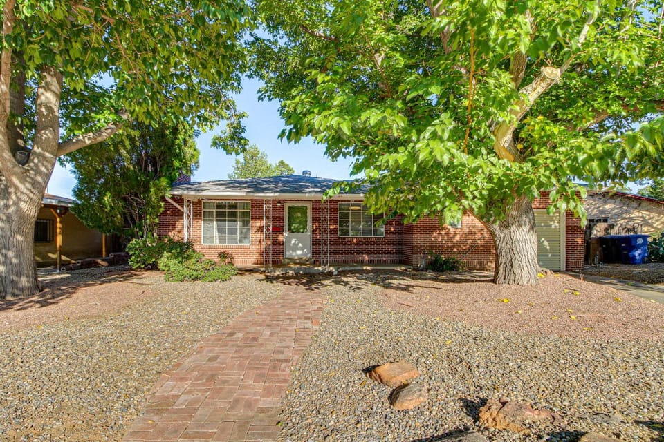 Home w/ Patio: Near Nob Hill, UNM & Kirtland AFB! House in Albuquerque