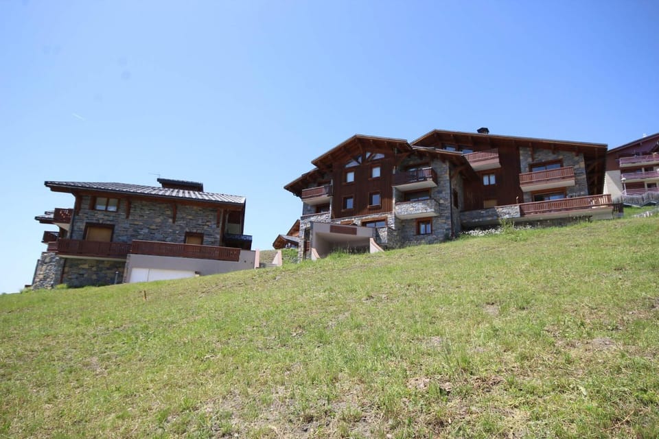 Le Chalet Des Eucherts - Appartement de 6 pièces de 110 m2 pour 10 personne MAE-3194 Apartment in Montvalezan