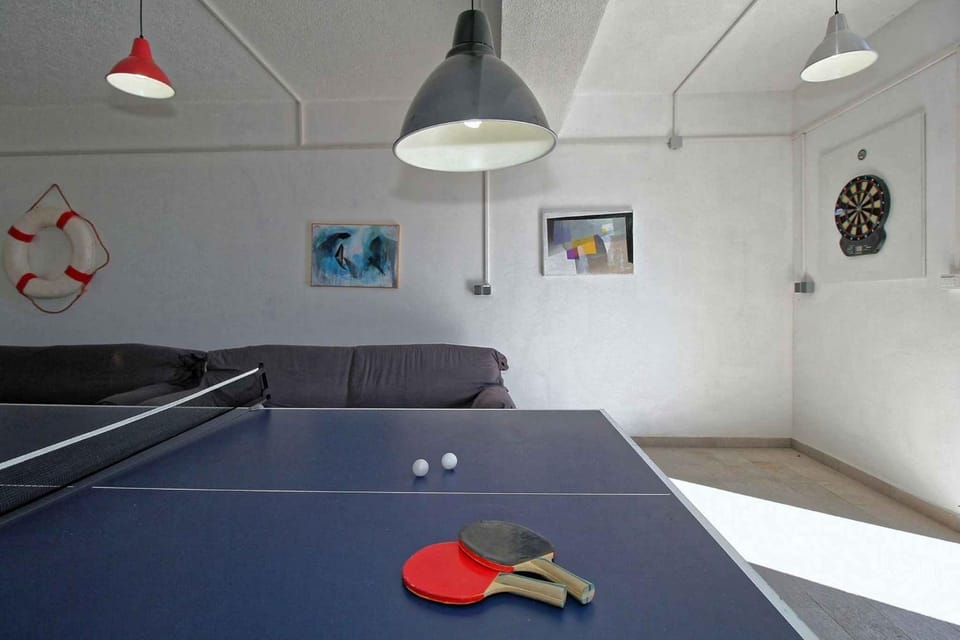 Darts, Table tennis, Seating area