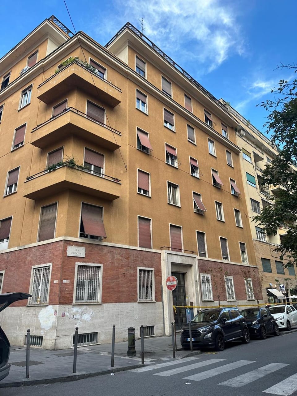 Property building, Street view