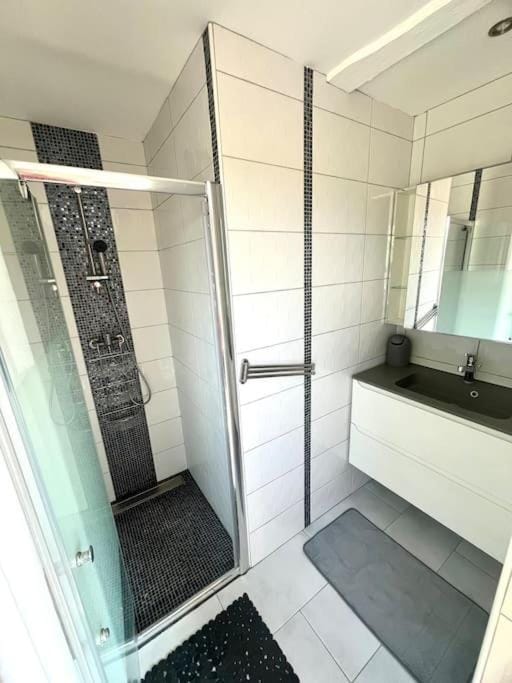 Shower, Bathroom