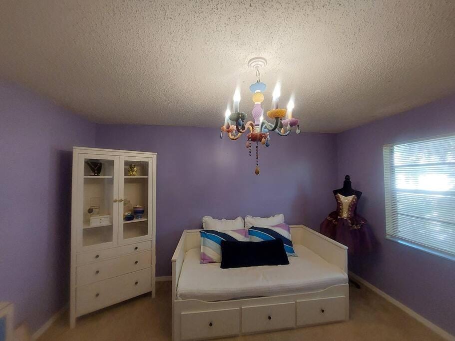 Oya Suite-Gated Oasis with Pool, Courtyard, & Whimsical Kids Rooms! Apartment in Temple Terrace