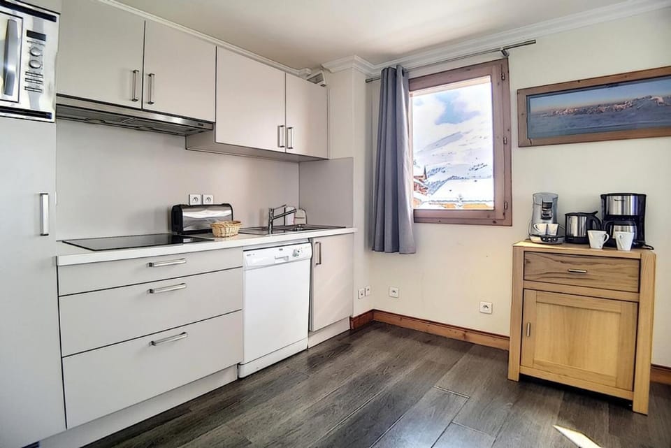 Résidence Les Cristaux - Appartement spacieux & rénové · Proche des pistes · Balcon · Sauna · Hammam · WIFI MAE-0014 Apartment in Les Allues