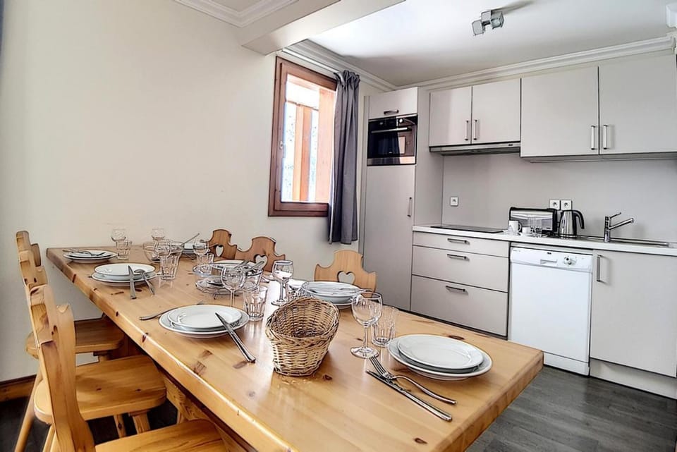 Résidence Les Cristaux - Appartement spacieux & rénové · Proche des pistes · Balcon · Hammam · Sauna · WIFI MAE-0084 Apartment in Les Allues
